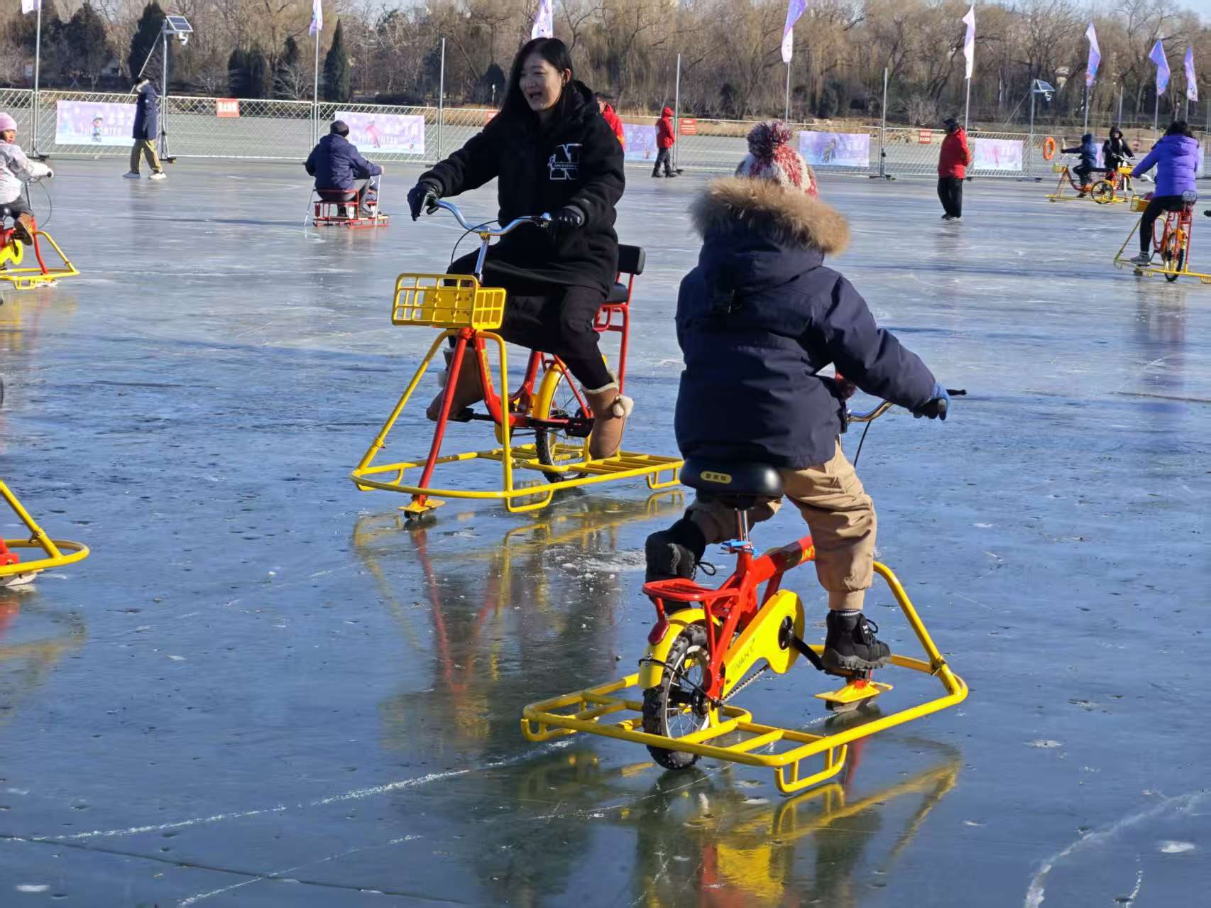 开云-北京市属公园冰场陆续开放,部分设有速滑区